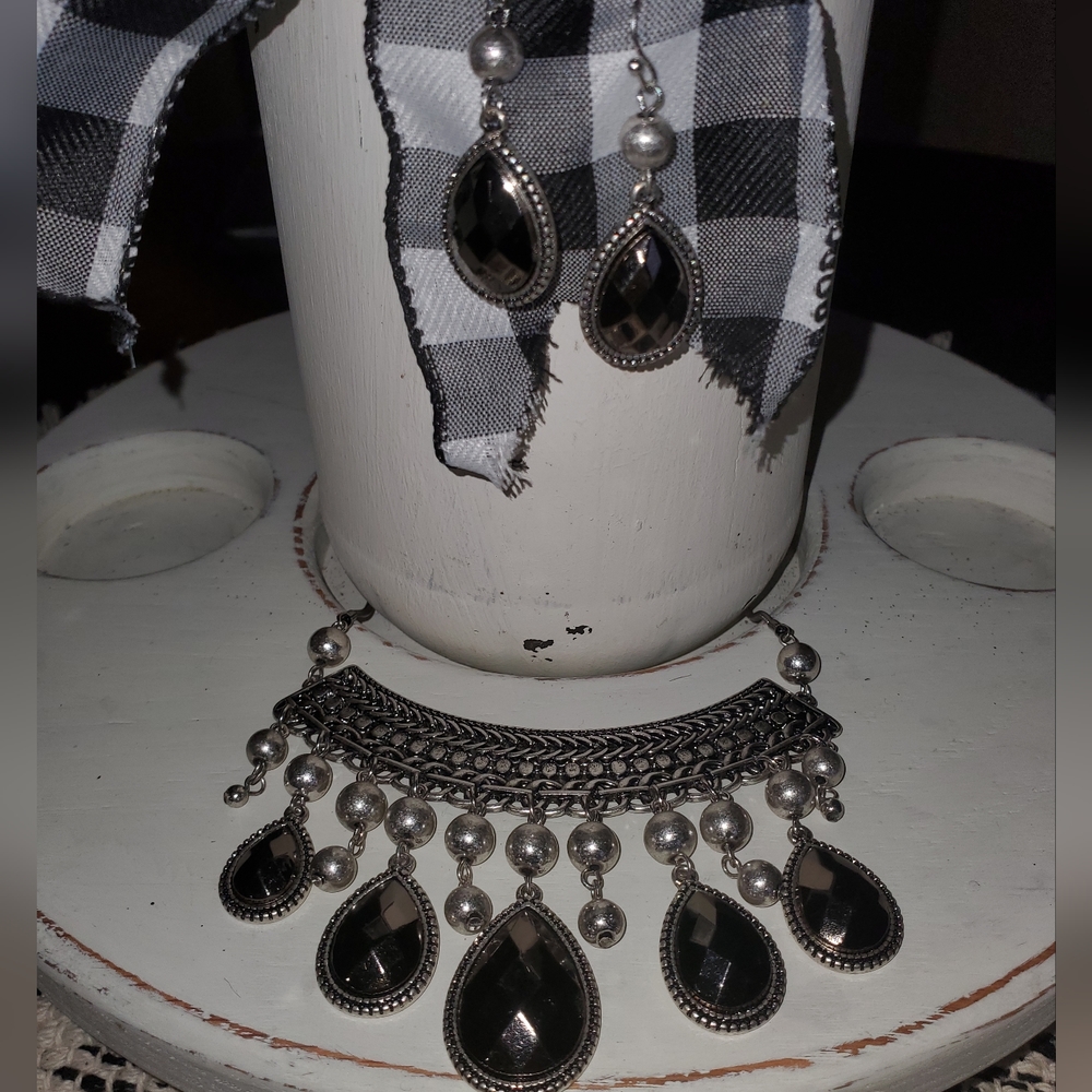Turkish style silver oxidized 18-21" necklace with matching earrings